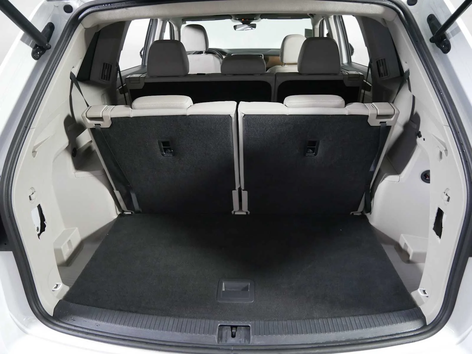 Used 2025  Volkswagen 2.0T SE image 18