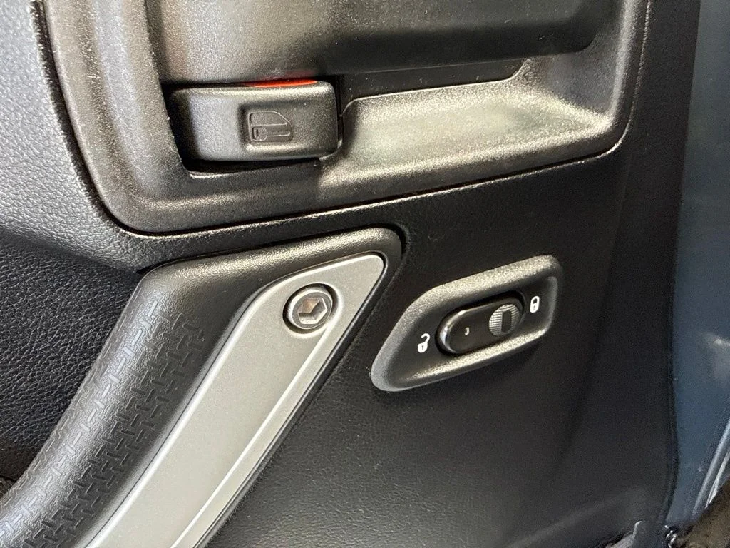 Used 2016 Black Jeep Unlimited Rubicon image 12