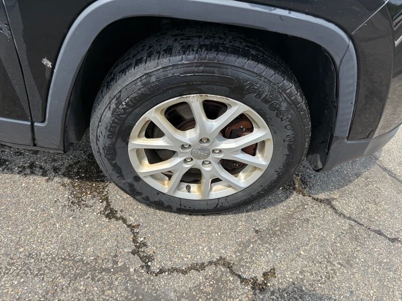 Used 2017 Black Jeep Latitude image 17