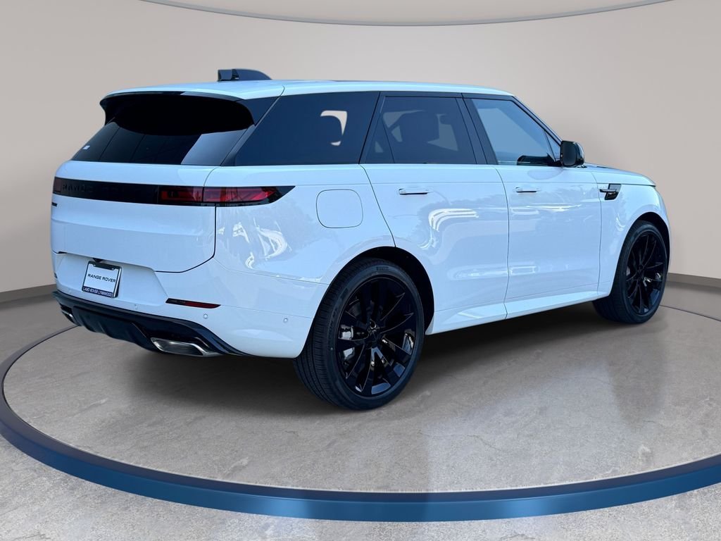 New 2026 Fuji White LAND ROVER Dynamic SE image 5