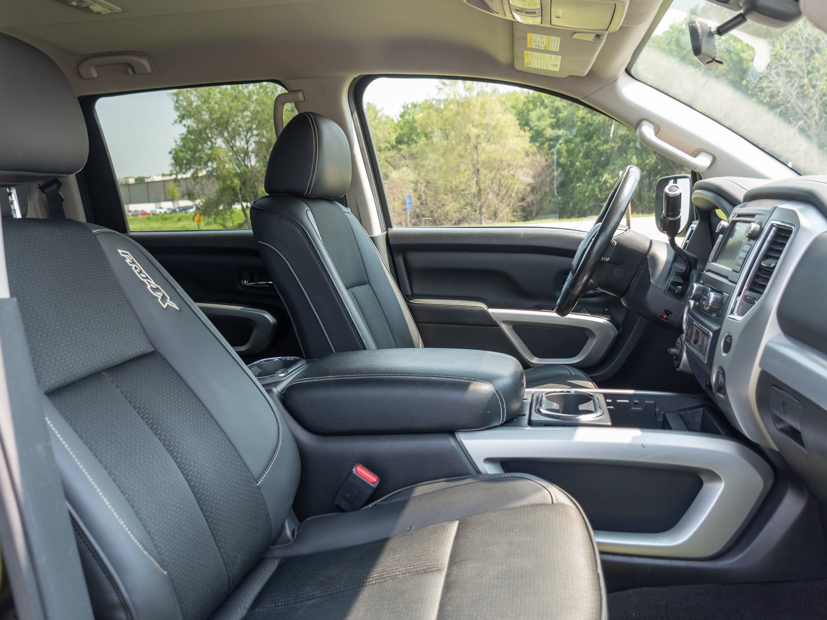 2019 Nissan Titan PRO-4X - Photo 21