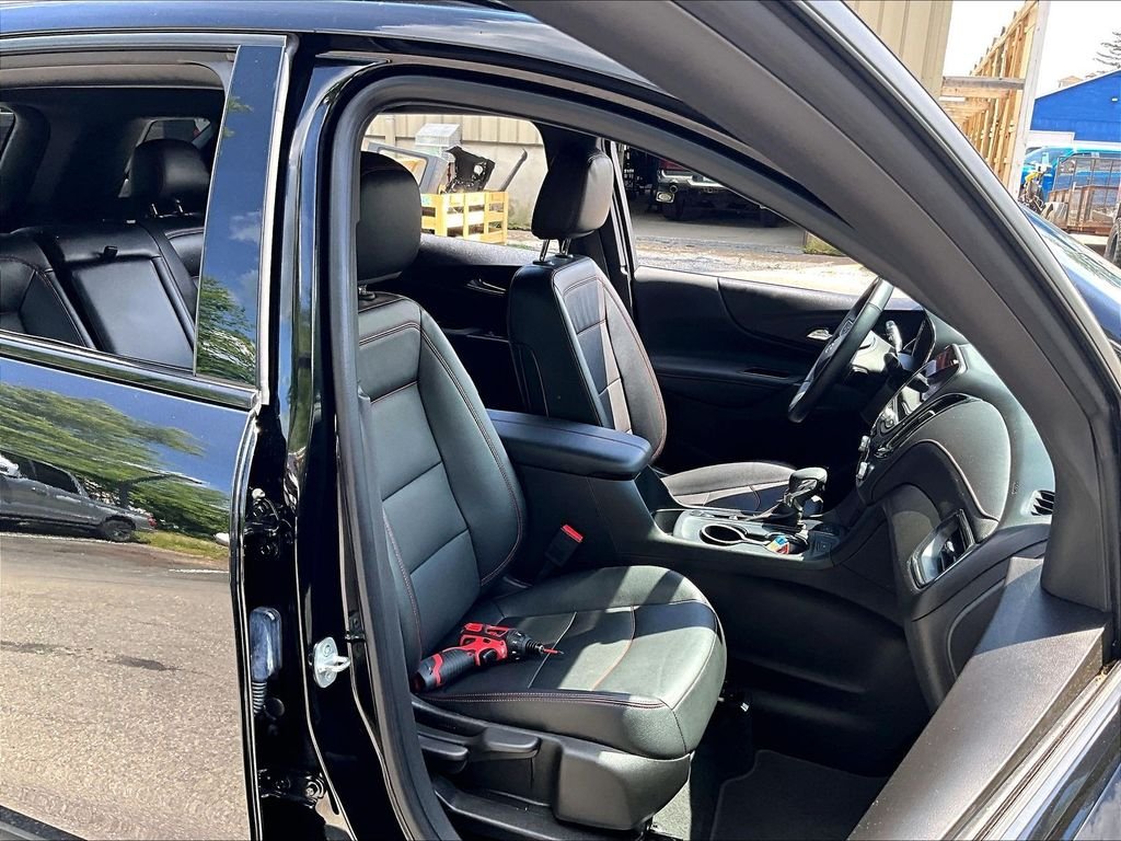 Used 2023 Mosaic Black Metallic Chevrolet RS image 11