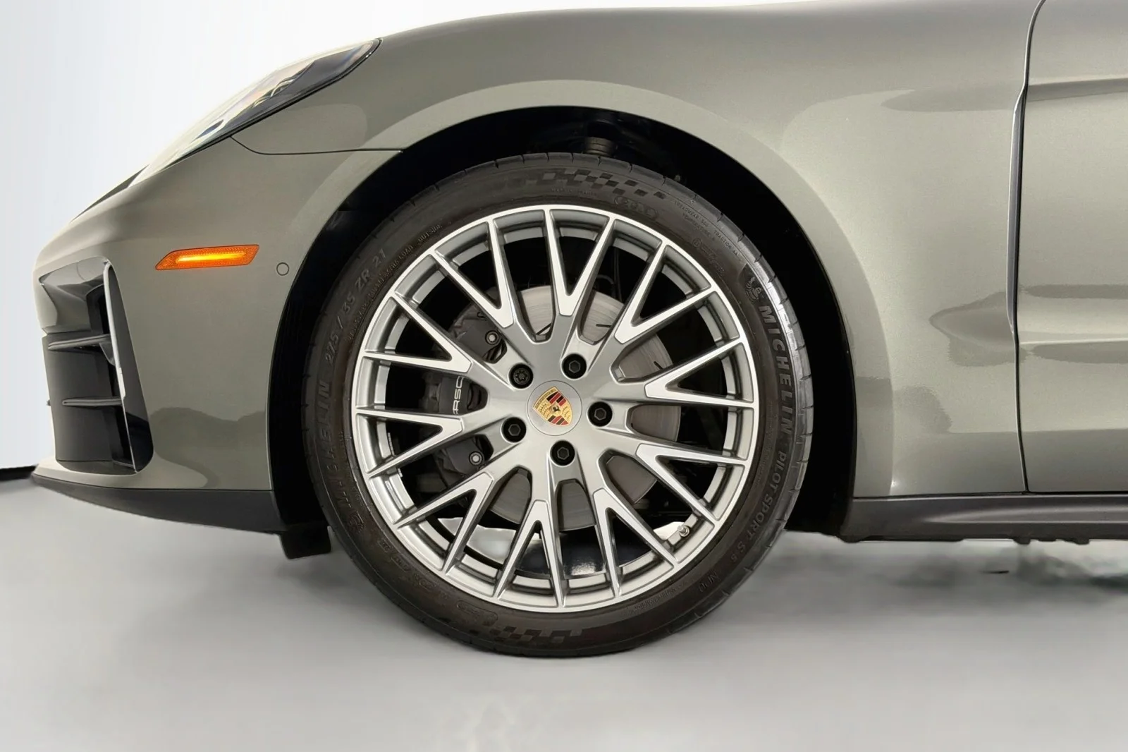 Used 2025 Aventurine Green Metallic Porsche  image 9
