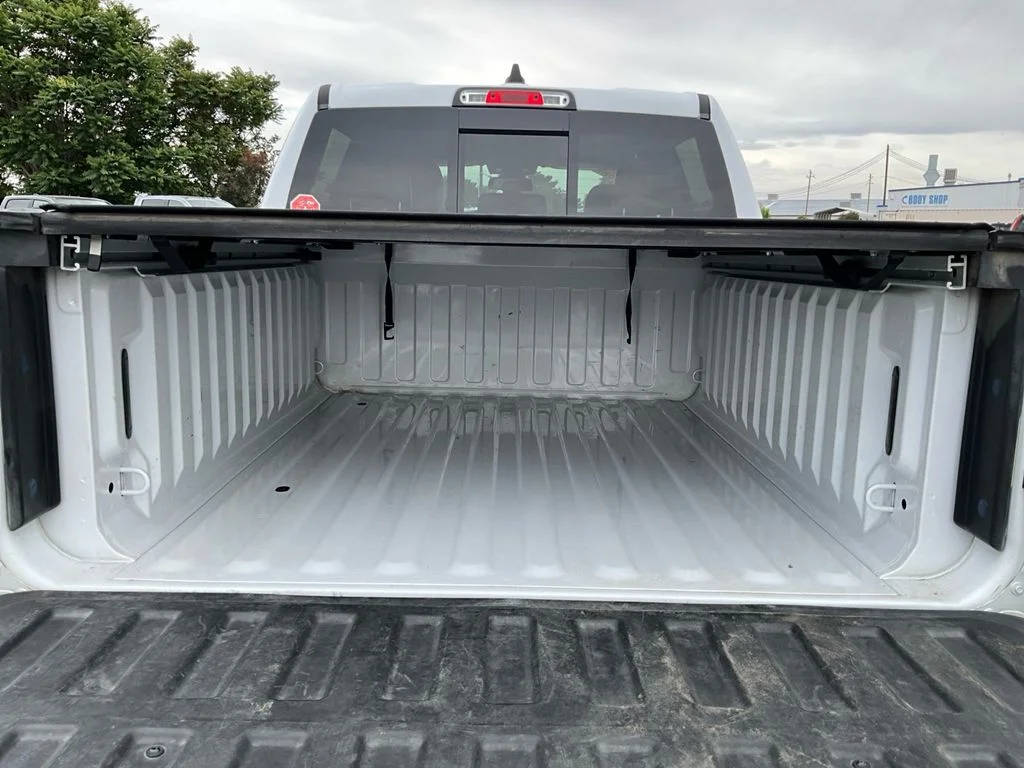 Used 2020 Ivory White Tri-Coat Pearlcoat Ram Laramie image 17
