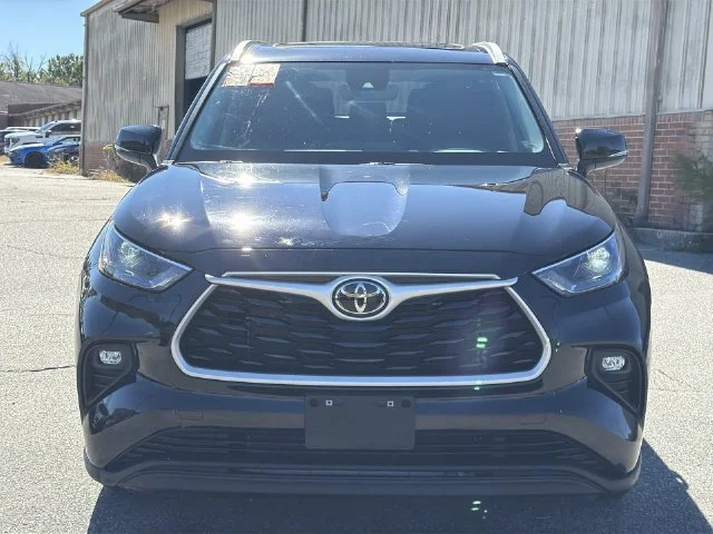Used 2023 Black Toyota XLE image 16