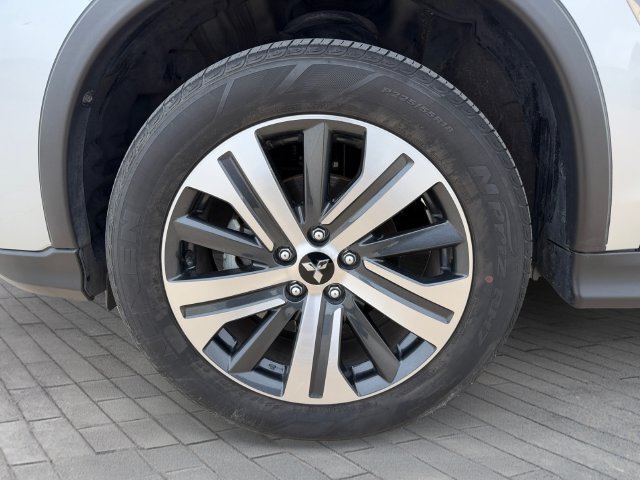 Used 2022  Mitsubishi 2.0 SE image 9