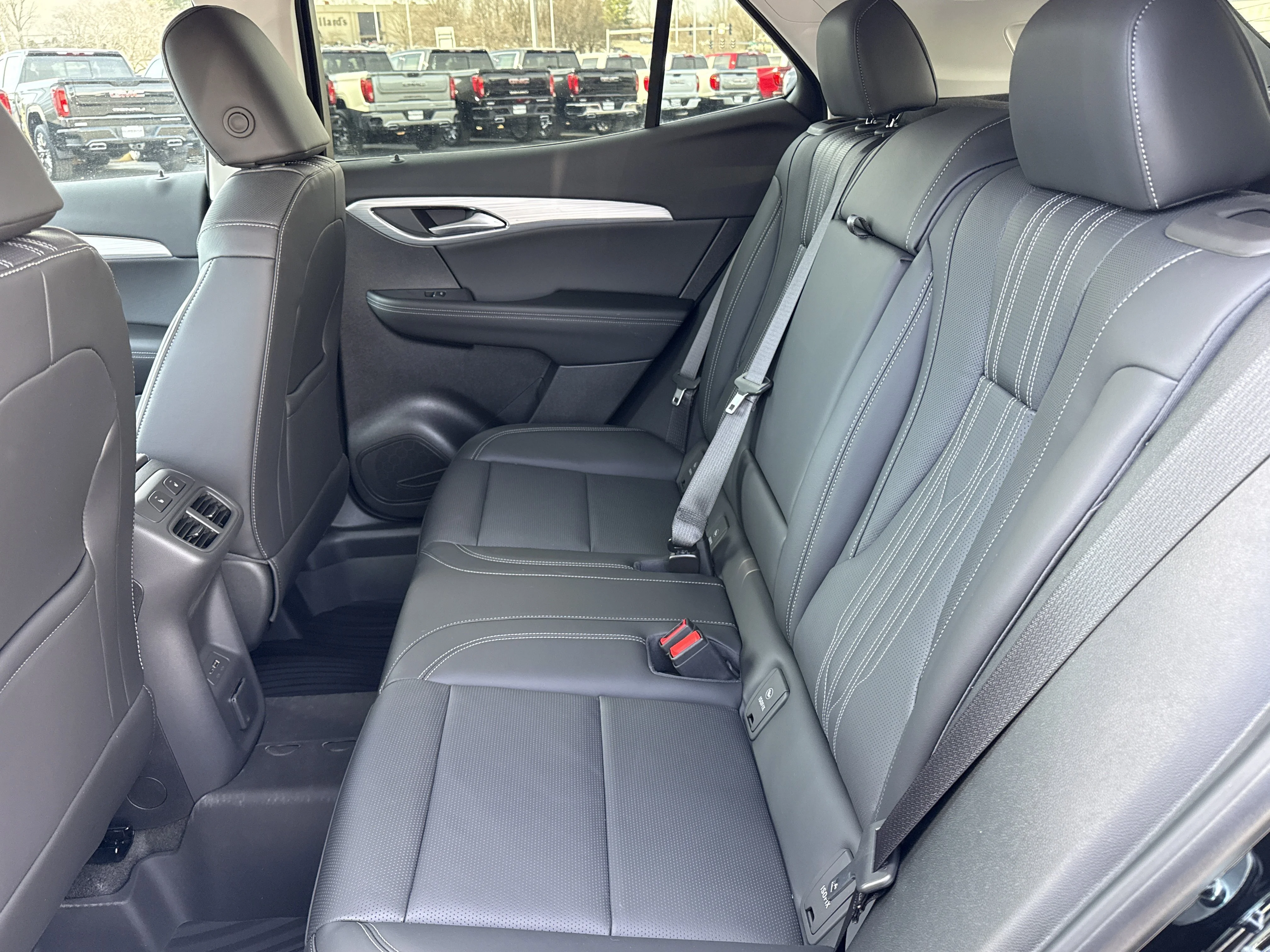 New 2026 Ebony Twilight Metallic Buick Avenir AWD image 5