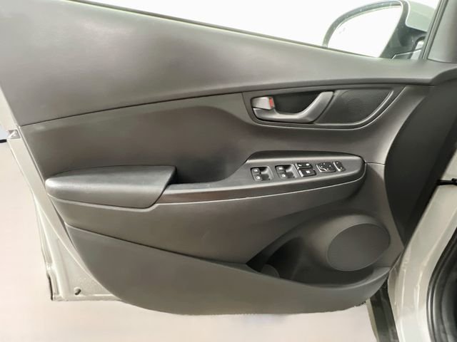 2023 Hyundai Kona SE - Photo 28