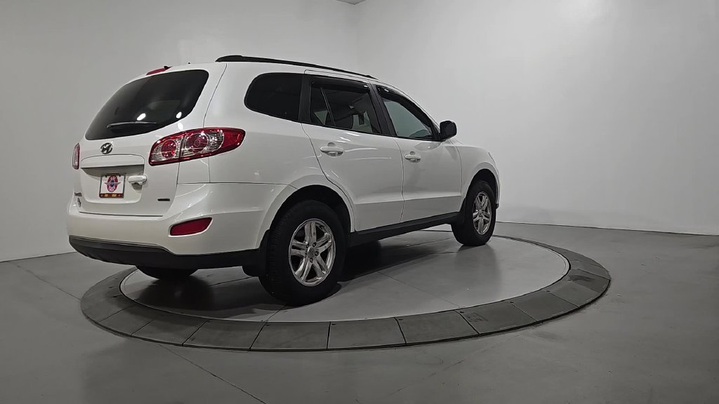 Used 2012 White Hyundai GLS image 4