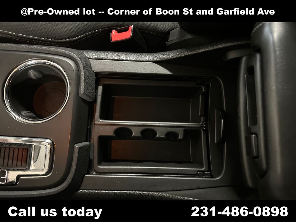 Used 2014 Silver GMC SLE-2 image 25