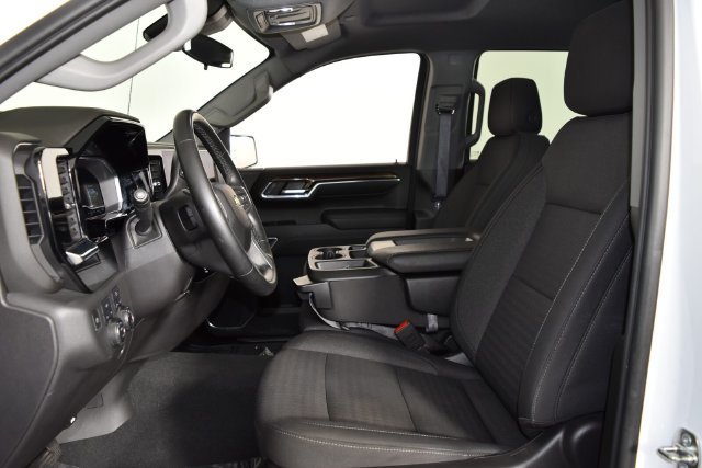 Used 2024 Summit White Chevrolet LT (2FL) image 16