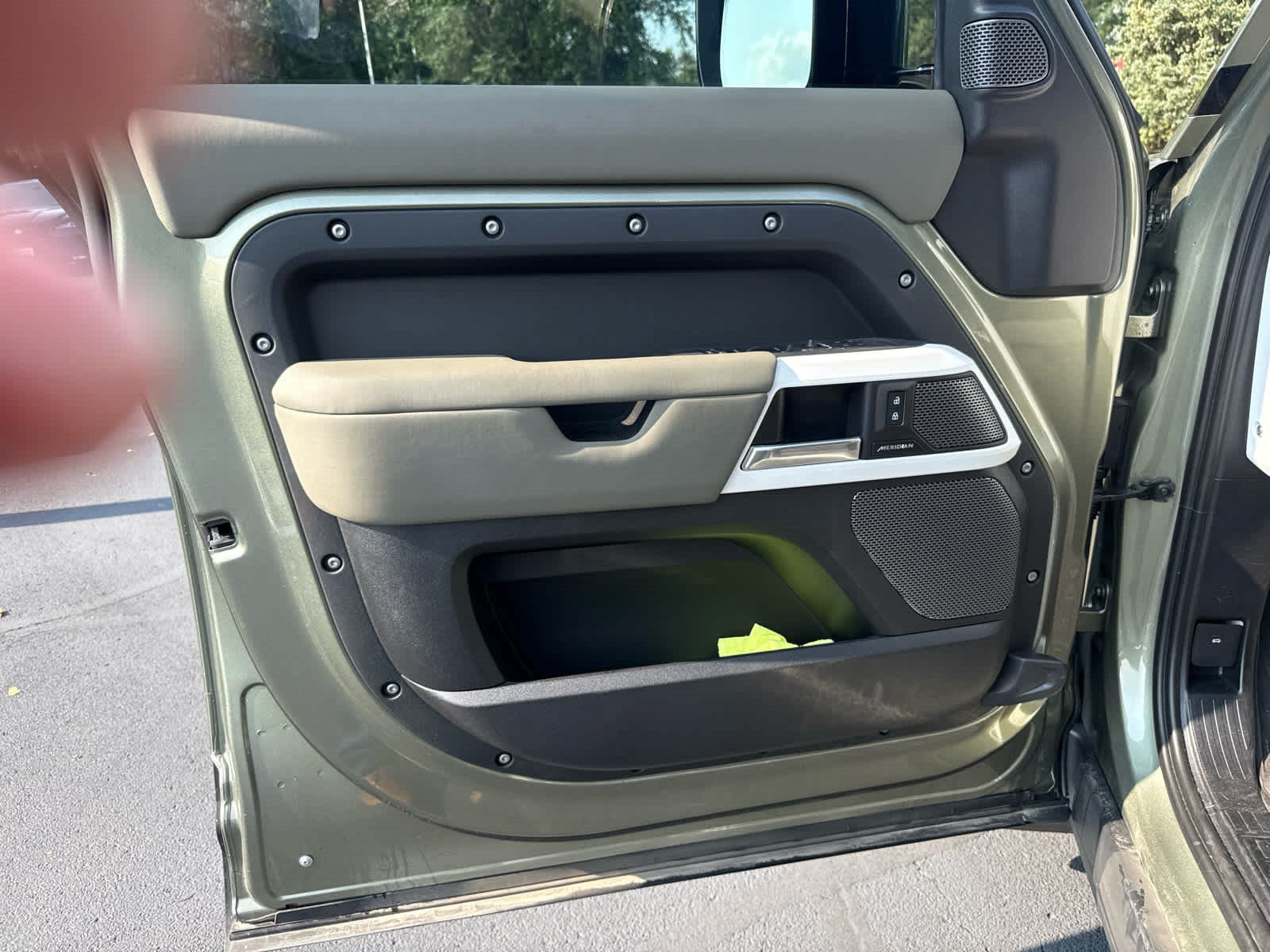 Used 2024 Pangea Green Metallic Land Rover S image 15