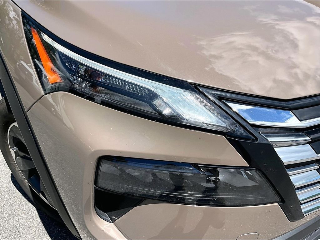 Used 2025 Baja Storm Metallic Nissan SV image 32