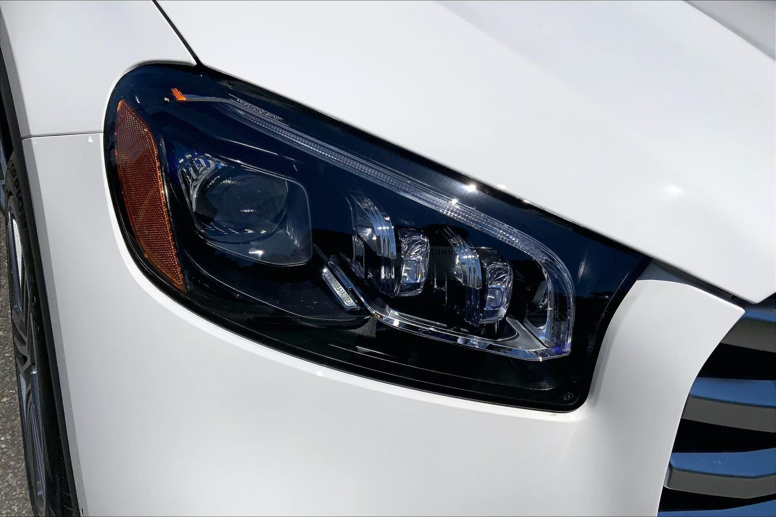 Used 2025 Polar White Mercedes-Benz GLS 450 image 27