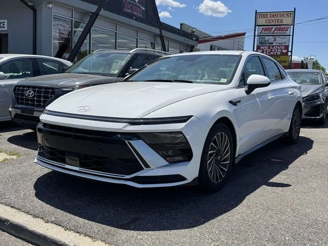 2025 Hyundai Sonata SEL's photo