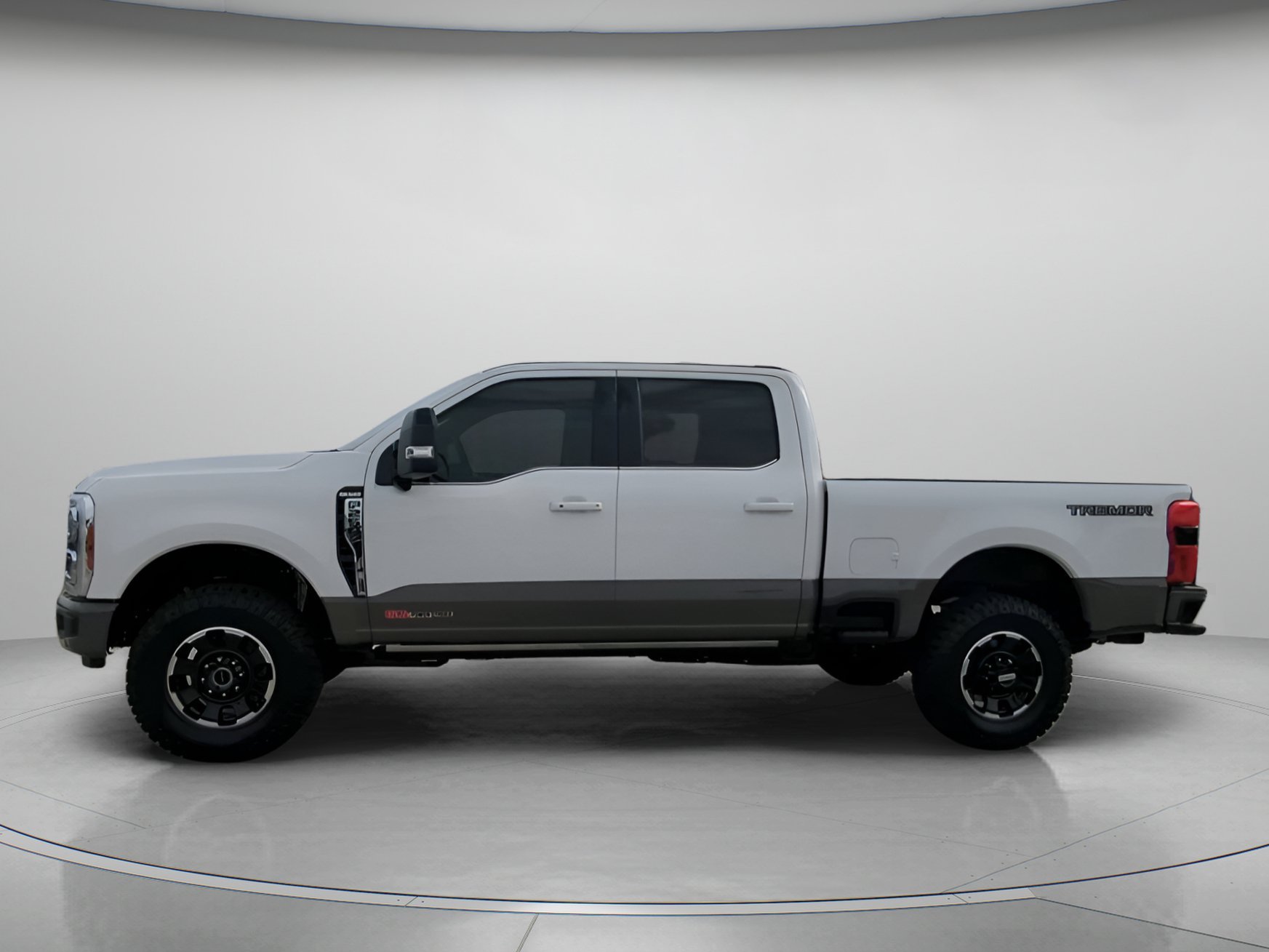 New 2026 Star White Metallic Tri-Coat Ford F-250® King Ranch® image 13