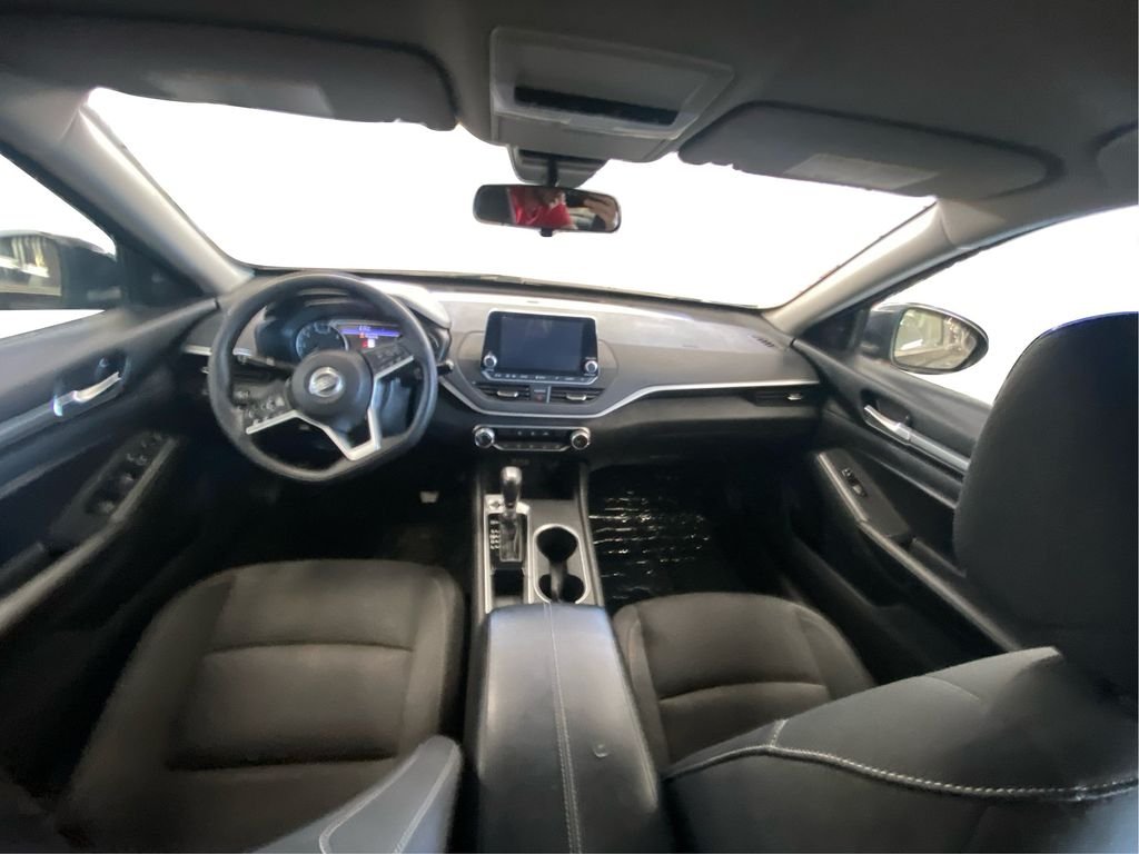 Used 2022 Black Nissan 2.5 SV image 12
