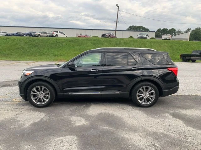 Used 2022 Black Ford Limited image 5