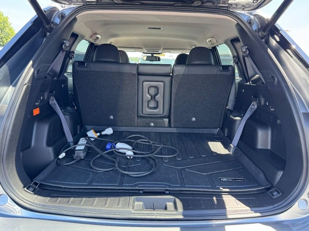 Used 2024  Mitsubishi  image 6
