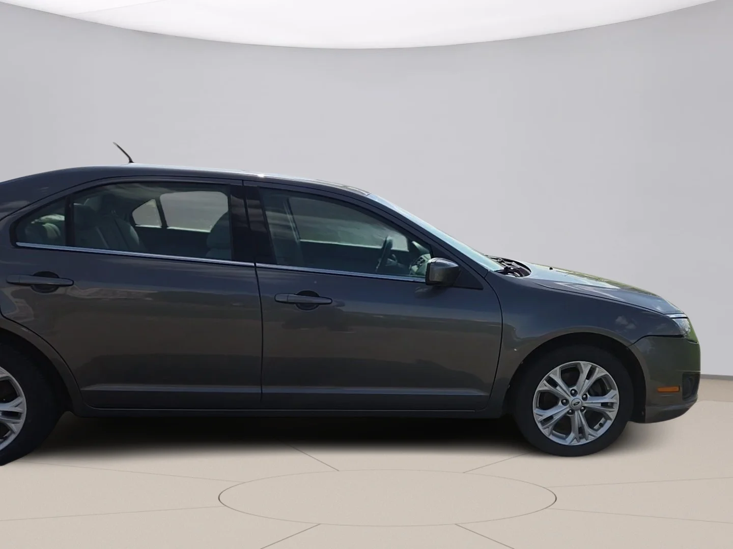 Used 2012 Gray Ford SE image 8