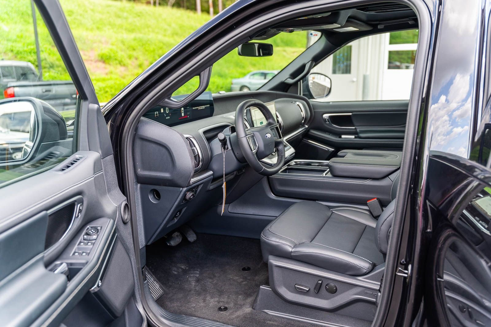 New 2027 Agate Black Metallic Ford MAX Platinum image 16