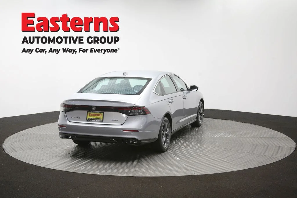 Used 2025 Silver Honda EX-L image 35