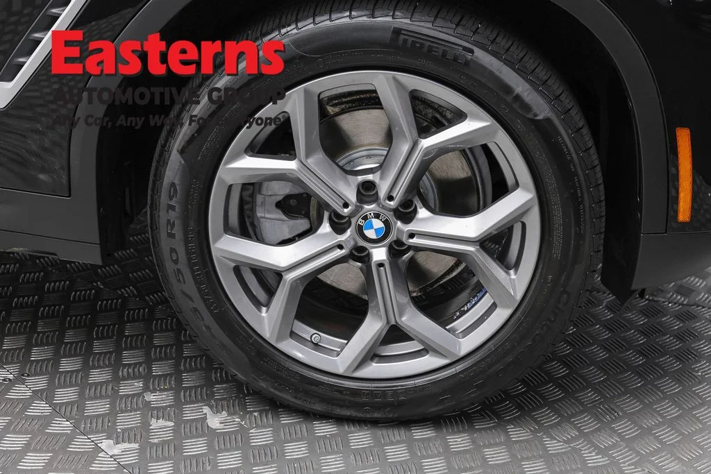 Used 2024 Black BMW xDrive30i image 34