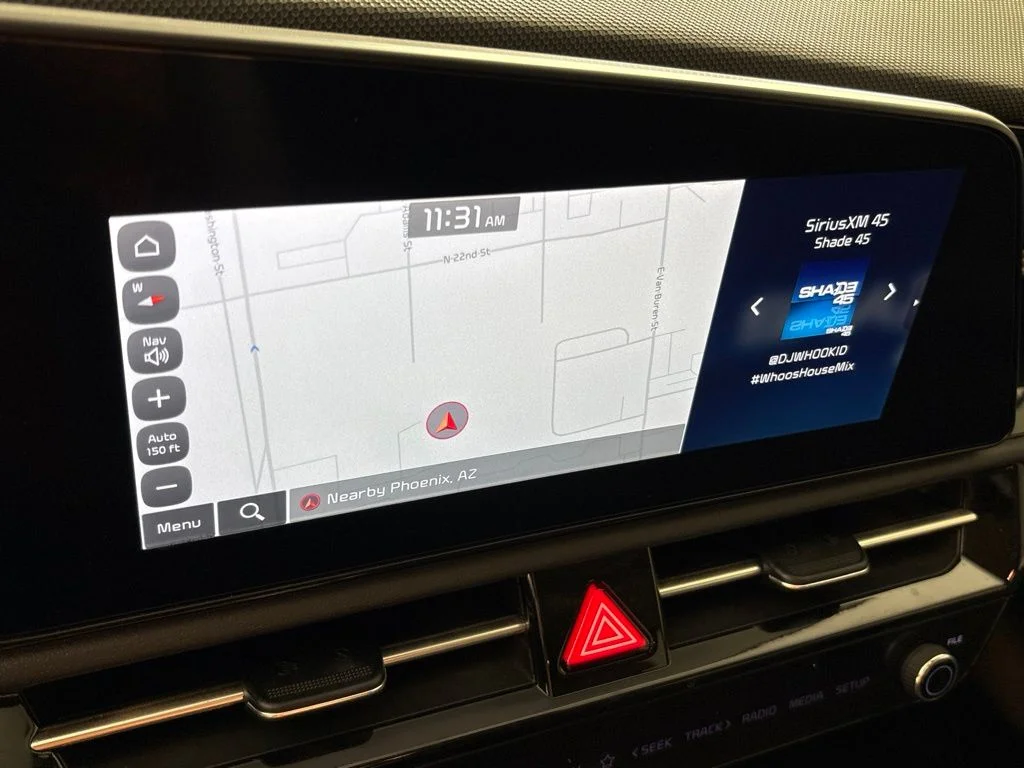 Used 2023 Red Kia Wind image 32