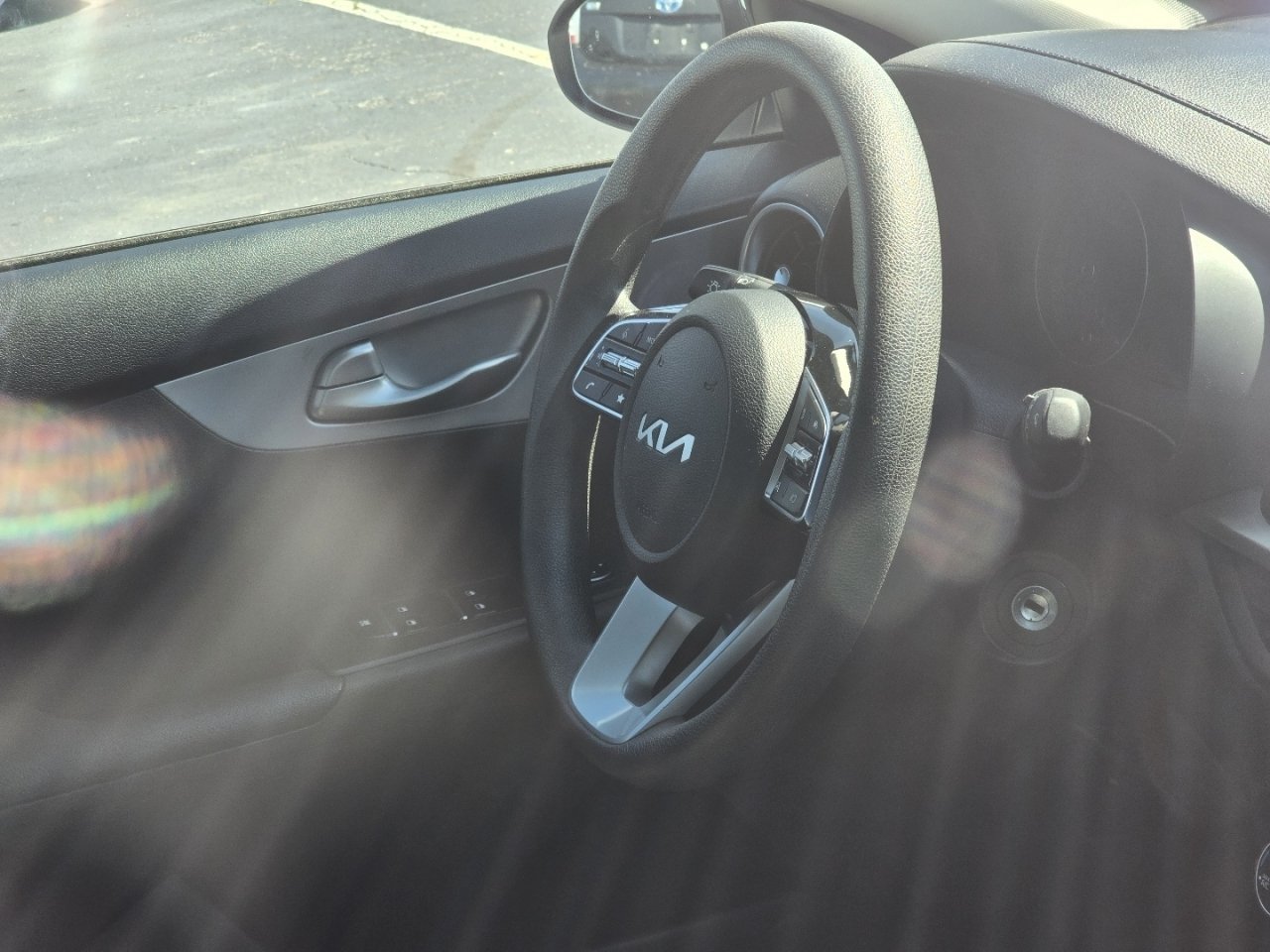 Used 2023 White Kia LXS image 14