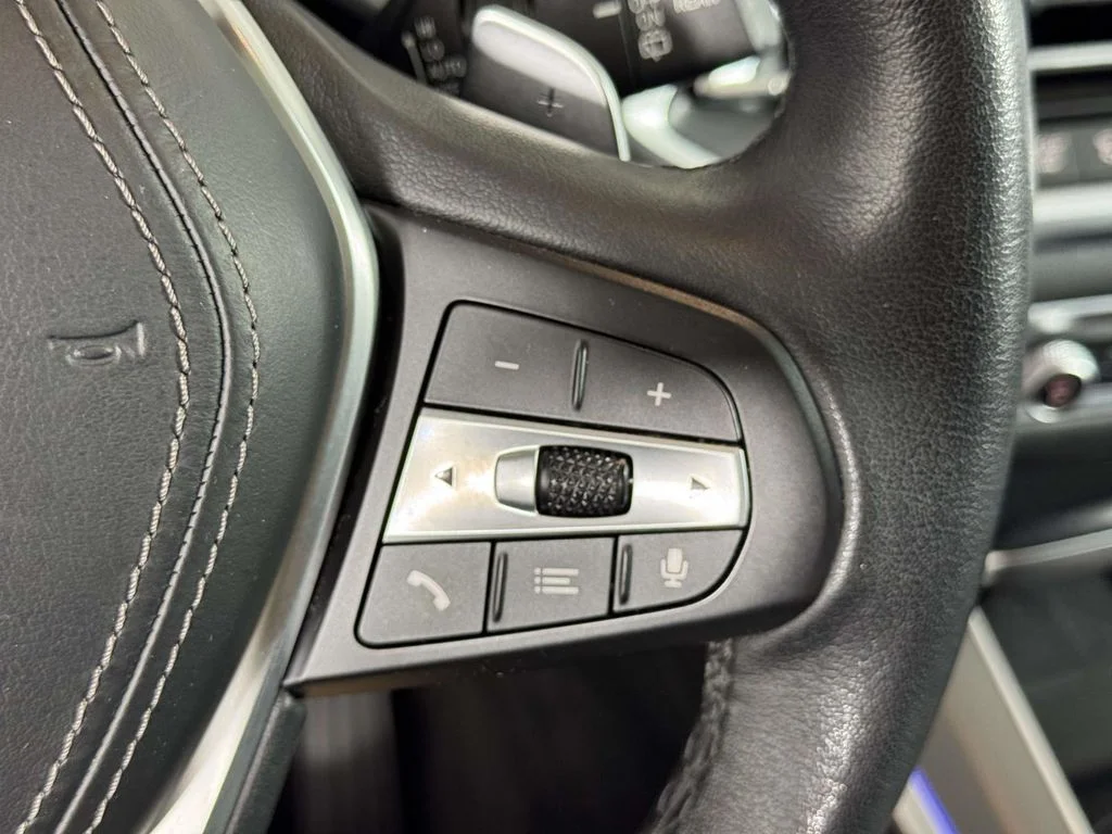 Certified Used 2022 Gray BMW xDrive40i image 23