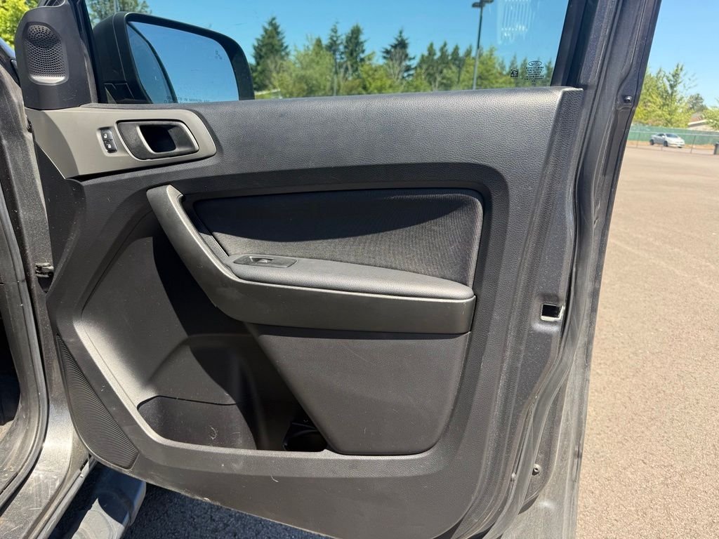 Used 2019 Magnetic Metallic Ford XL image 22