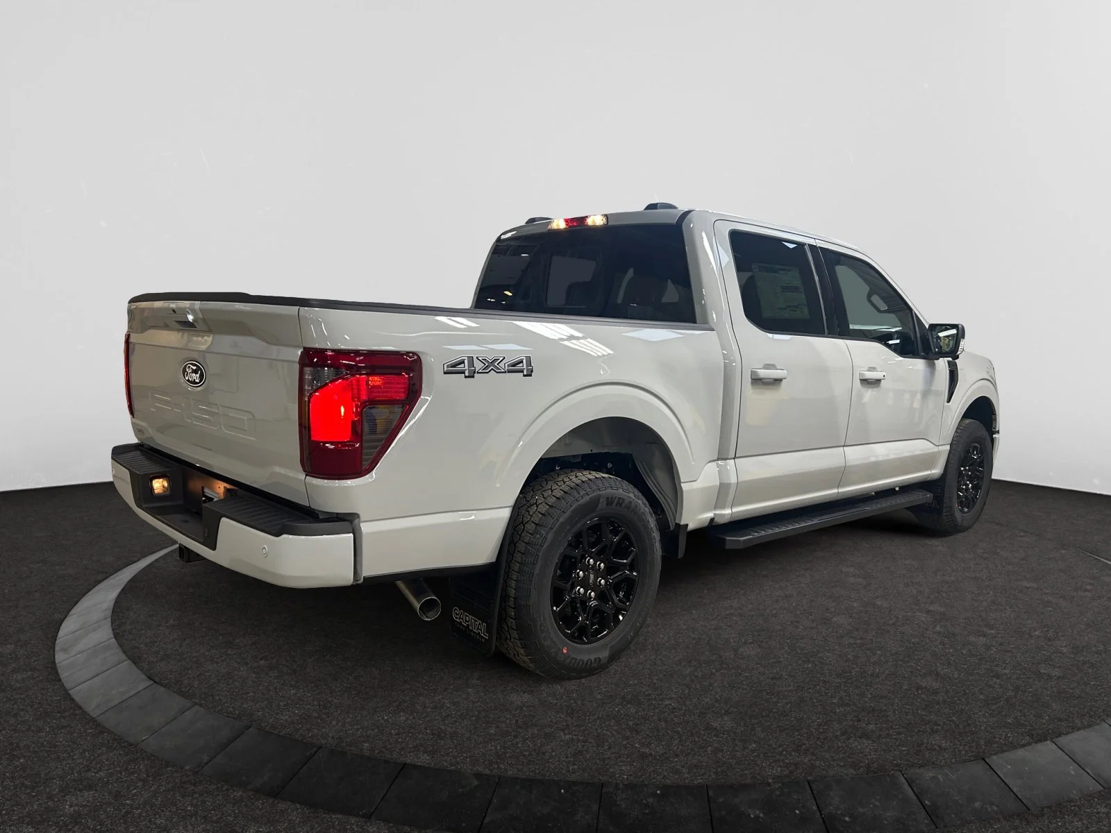 New 2026 Avalanche Ford XLT image 5
