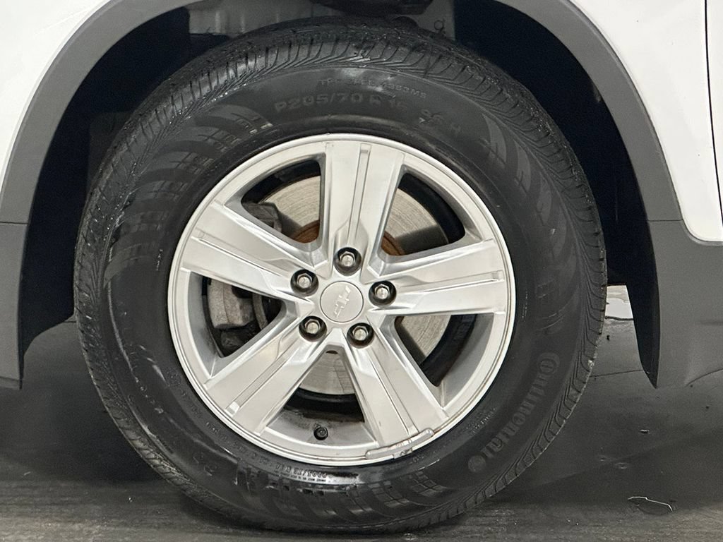 Used 2019 SUMMIT WHITE Chevrolet LS image 34