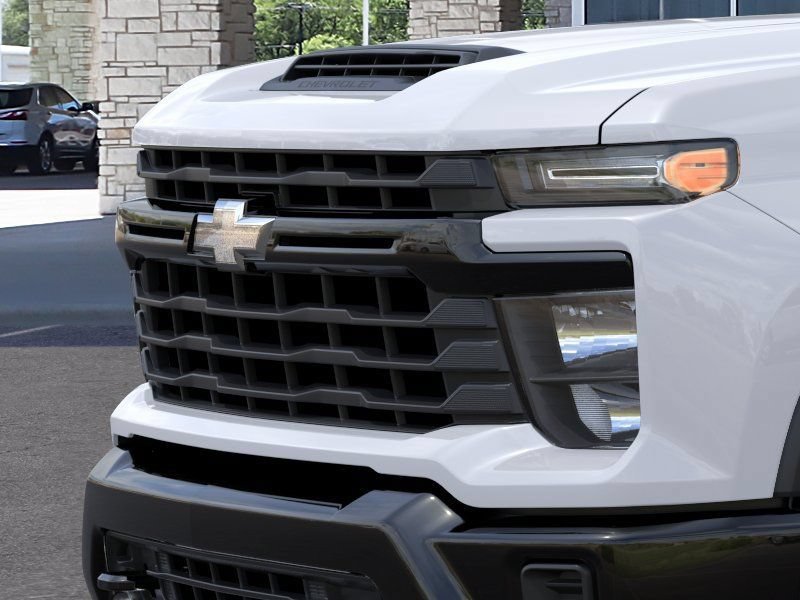New 2026 Summit White Chevrolet WT image 13