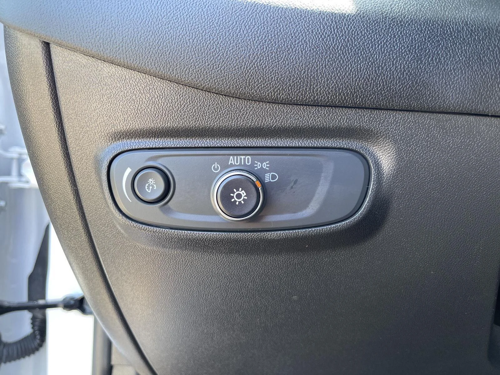 Used 2024 Summit White Chevrolet LT image 17