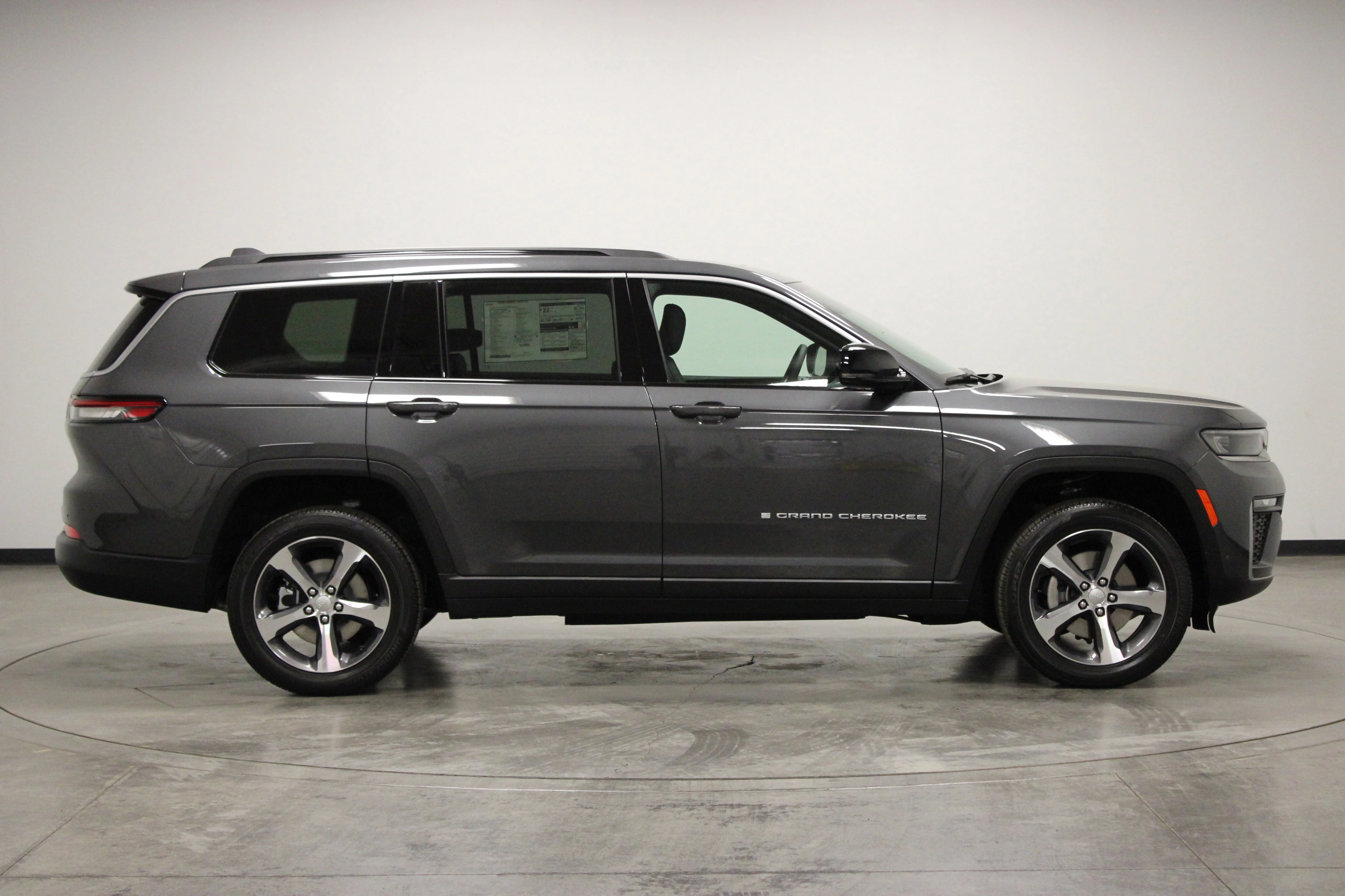 New 2026 Baltic Gray Metallic Clear-Coat Exterior Paint Jeep Limited image 9