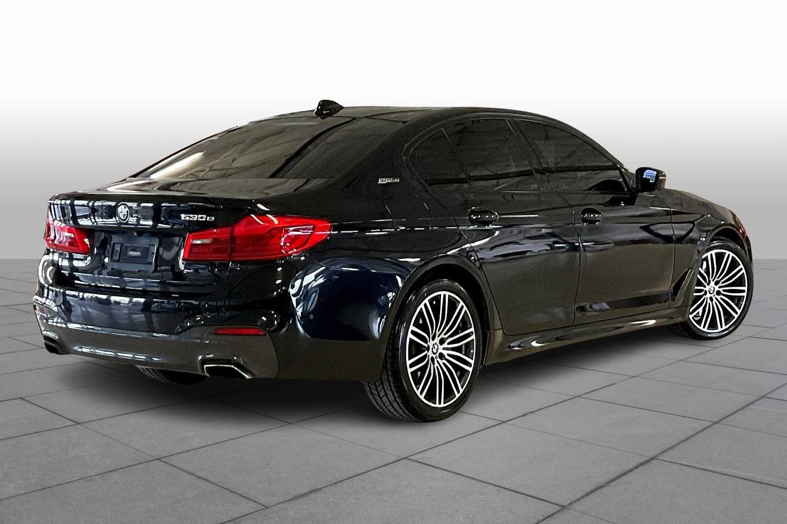 Used 2019 Black Sapphire Metallic BMW 530e iPerformance image 12