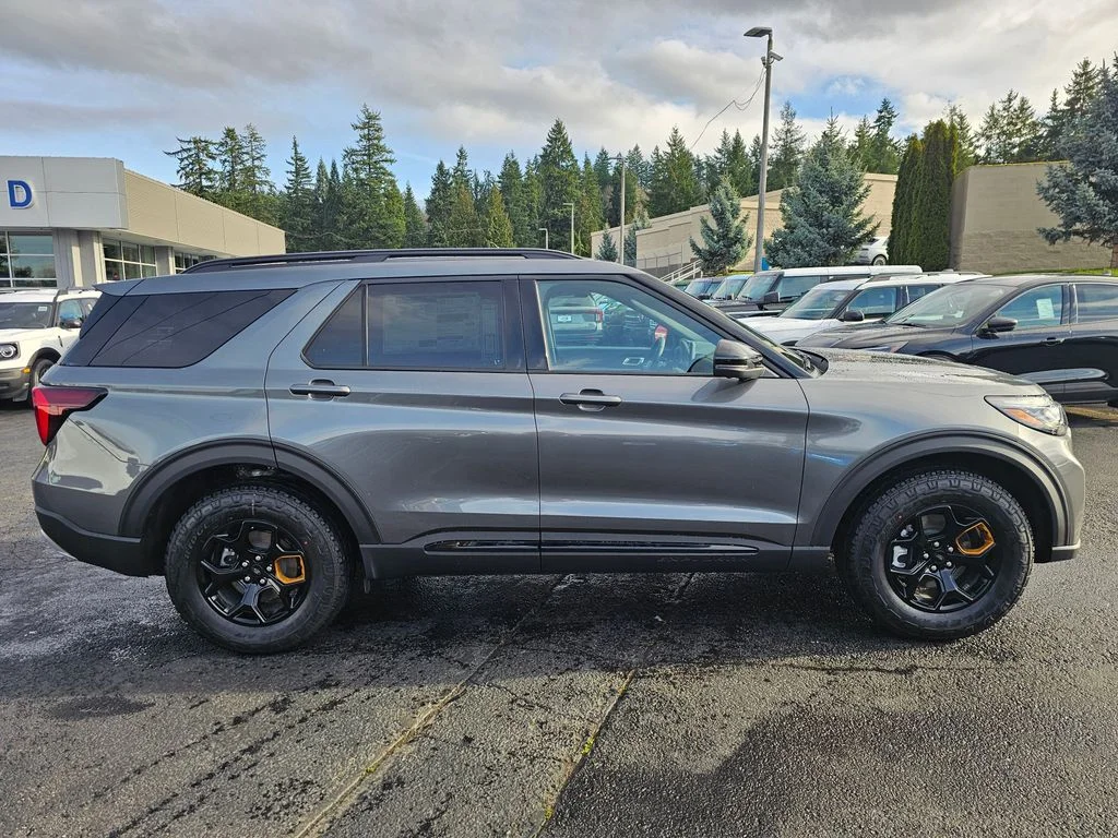 New 2026 Gray Ford Tremor image 8