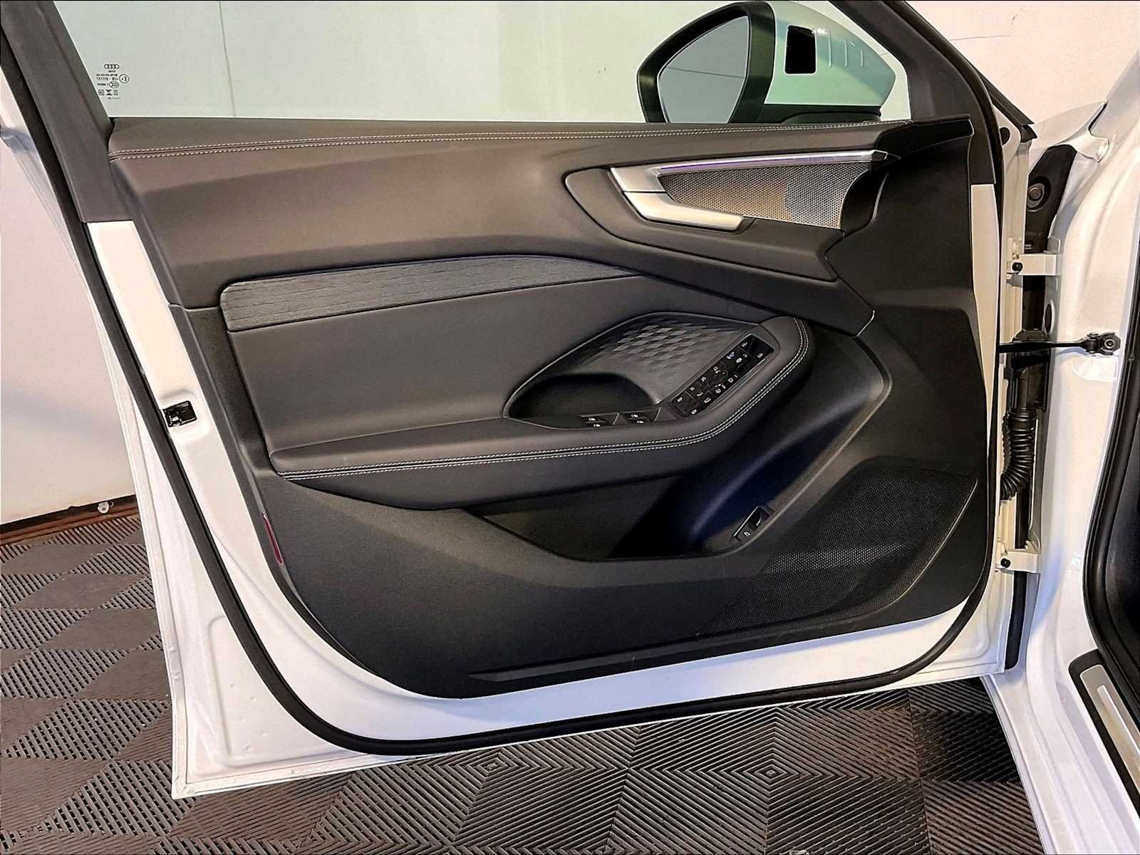 Used 2025 Arkona White Audi Premium Plus image 25