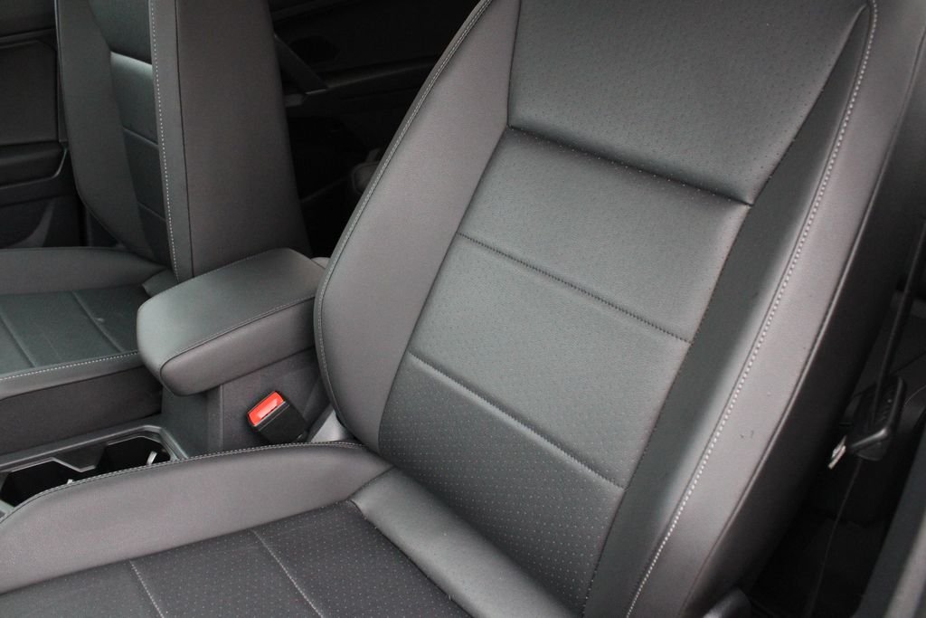 Used 2020 Pyrite Silver Metallic Volkswagen 2.0T SE image 5