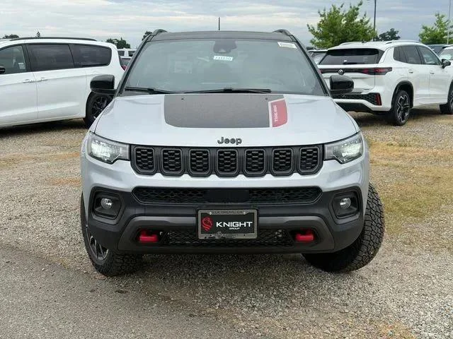 New 2026 Silver Zynith Metallic Clear-Coat Exterior Paint Jeep Trailhawk image 3