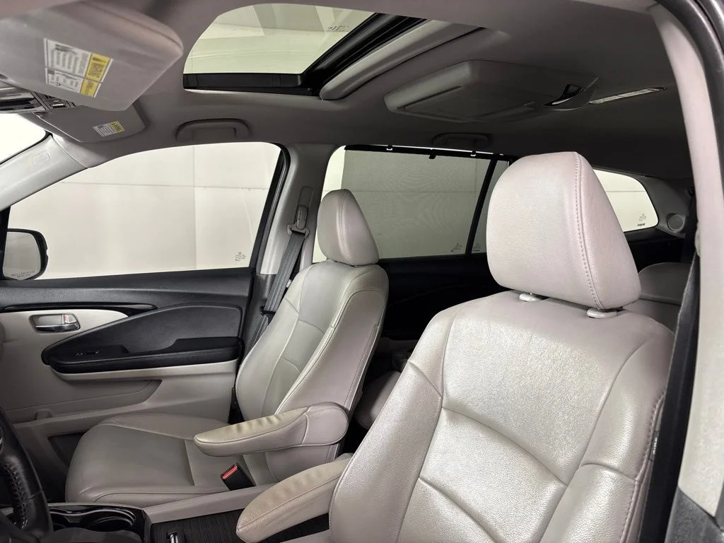 Used 2019 Blue Honda Touring image 33