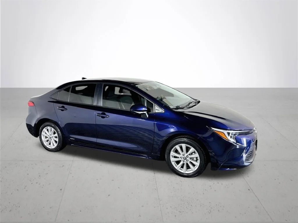 Used 2026  Toyota LE image 4