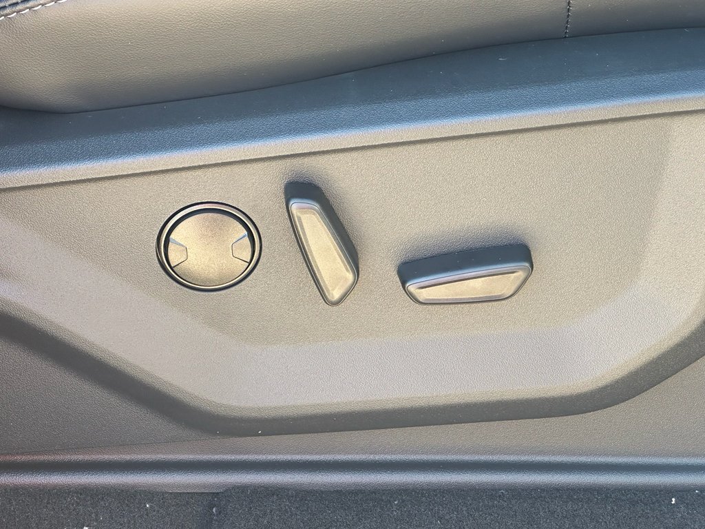 New 2026 Dark Matter Gray Metallic Ford MAX Platinum® image 32
