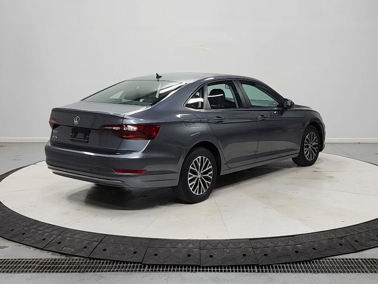Used 2019 Gray Volkswagen 1.4T SE image 8