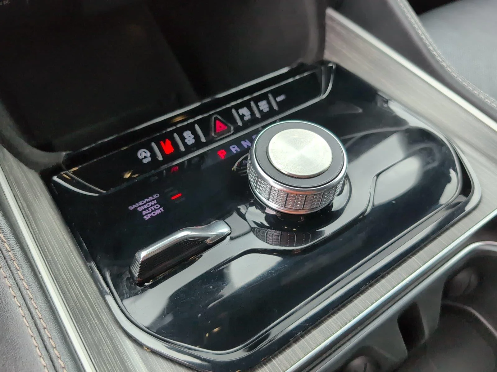 Used 2024 Velvet Red Pearlcoat Jeep Series II image 20
