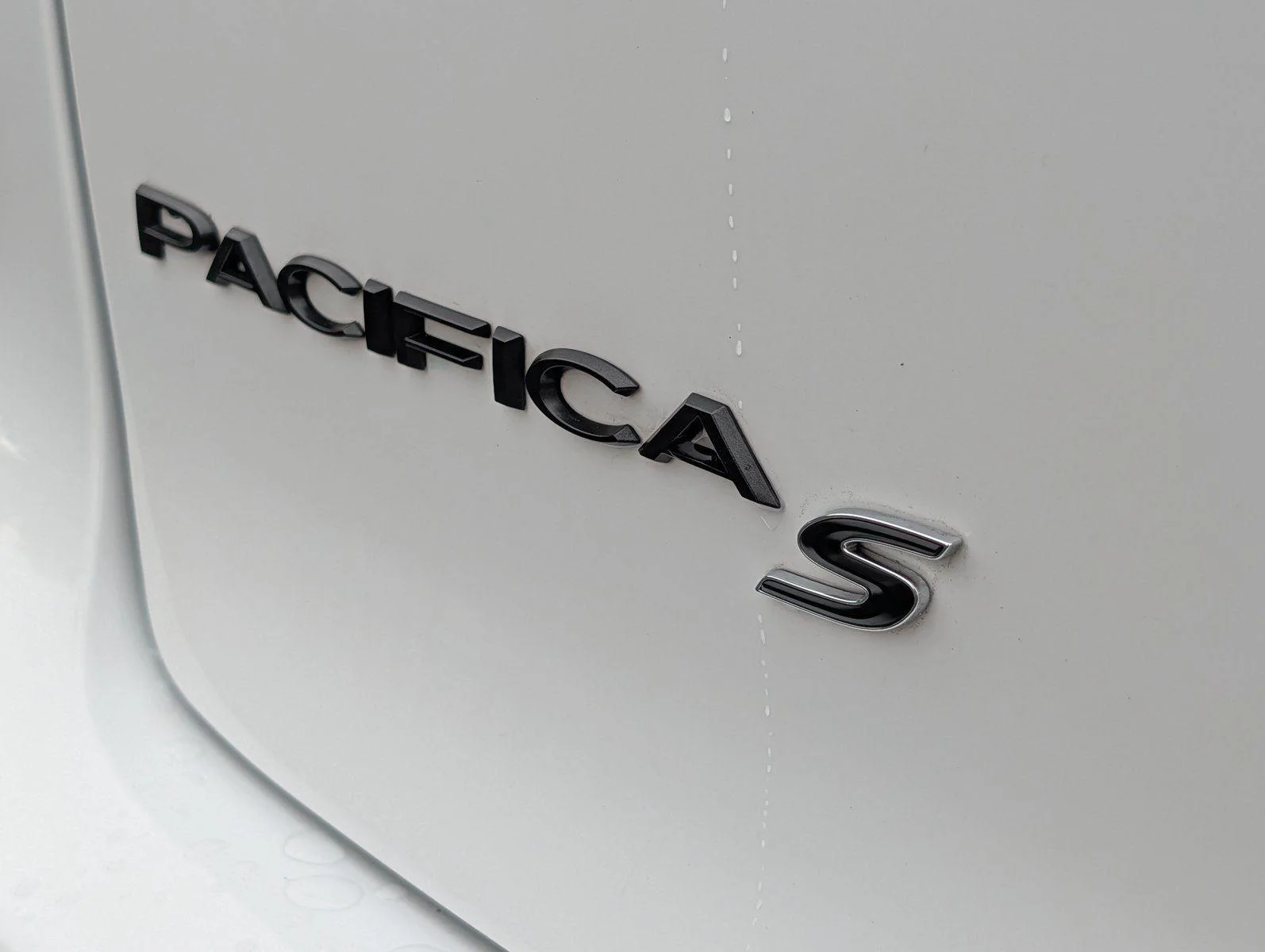 Used 2024 Bright White Clearcoat Chrysler Hybrid S Appearance Pkg image 32