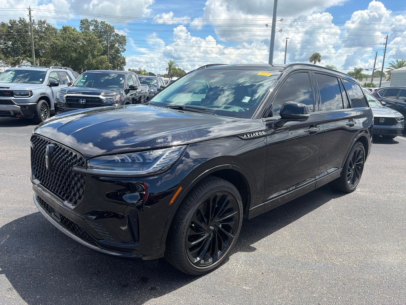 Used 2025 Black Lincoln Reserve image 3