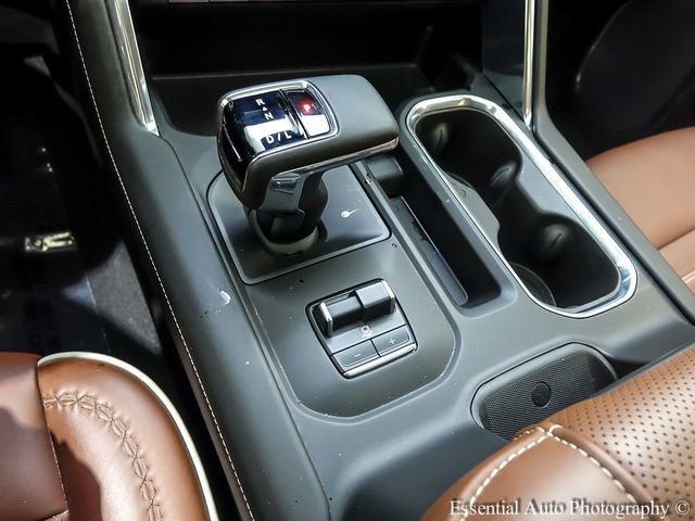 Used 2023 White Frost Tricoat GMC Denali Ultimate image 21