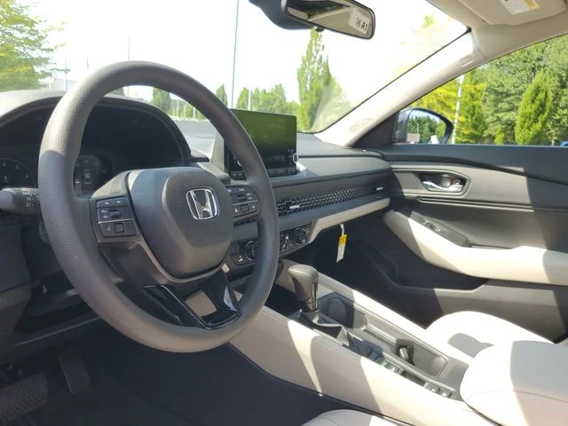 2025 Honda Accord SE - Photo 12